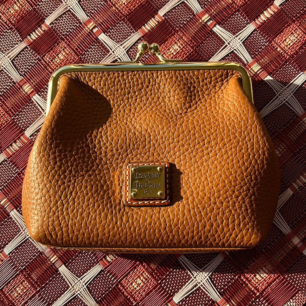 NWOT Dooney & Bourke Leather kisslock wallet coin purse